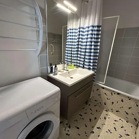 Apartment A 20m De La Avec Parking Prive - Fr-1-224c-325